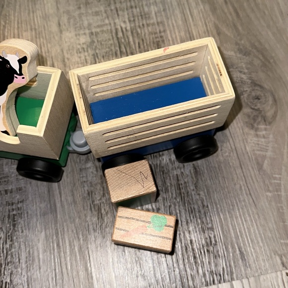 Moving Train Set - Picture 8 of 9